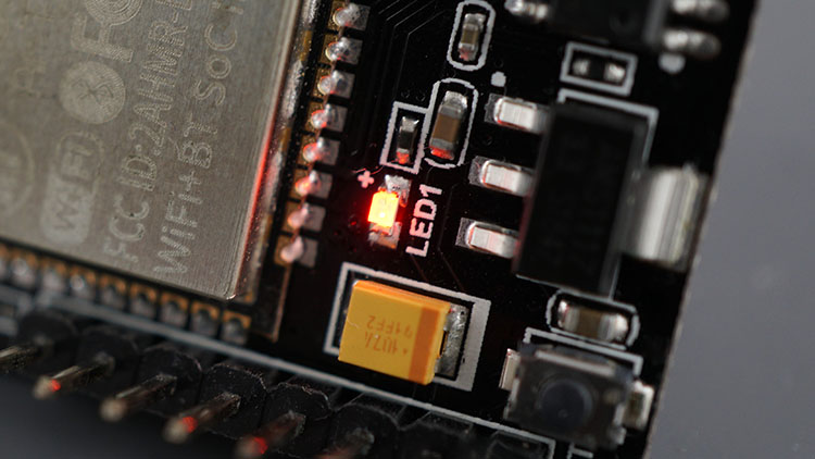 03-esp32-cam-ai-thinker-module-red-led-built-in